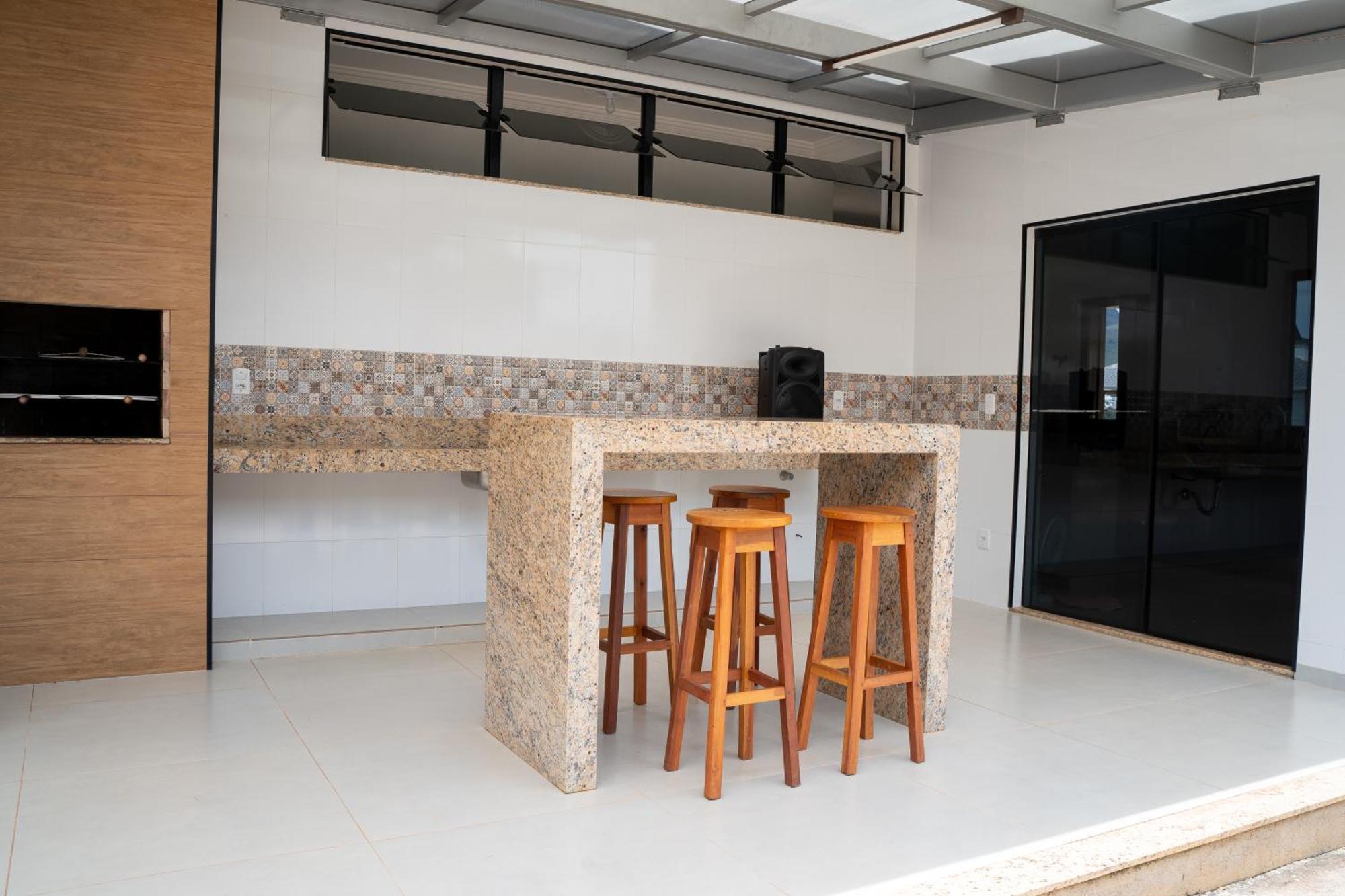 Casa Com Piscina Vista Para Lago, 03 Quartos Confortaveis Capitolio Luaran gambar